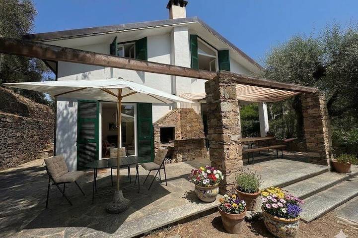 Villa für 12 Personen, mit Garten in Imperia