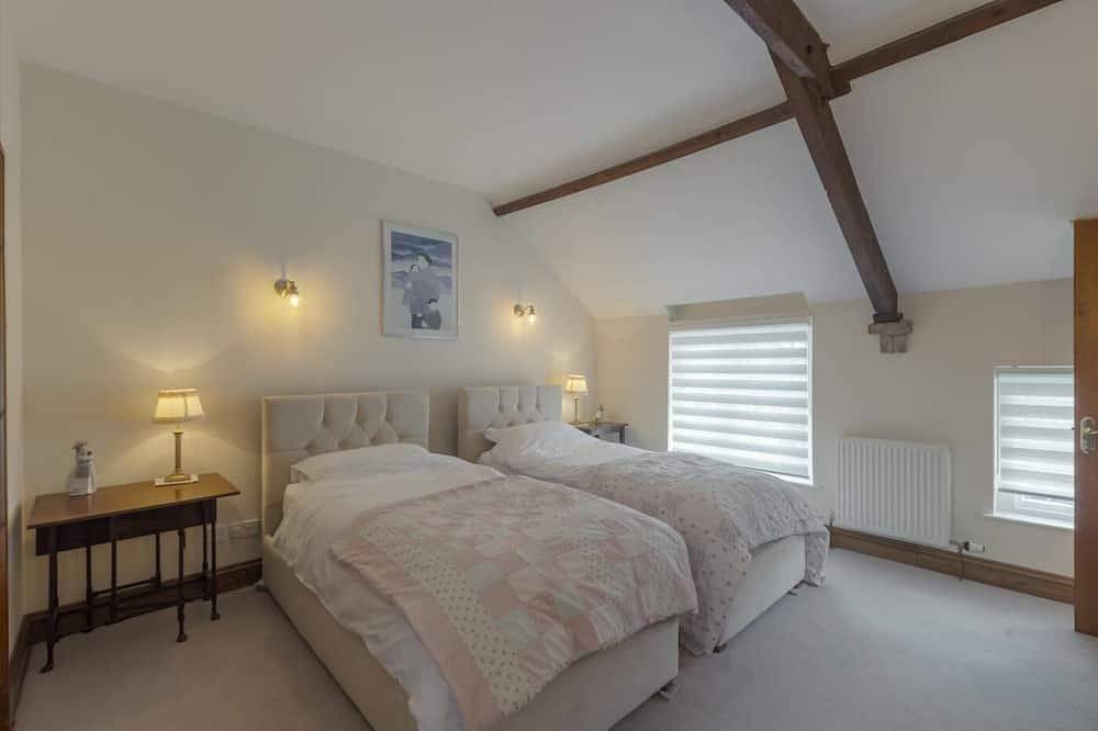 2 Bed in Aberaeron (oc-h42620) in Aberaeron, Cardigan Bay