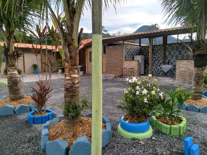 Casas e apartamentos de temporada para 6 pessoas, com vista e jardim em Picinguaba