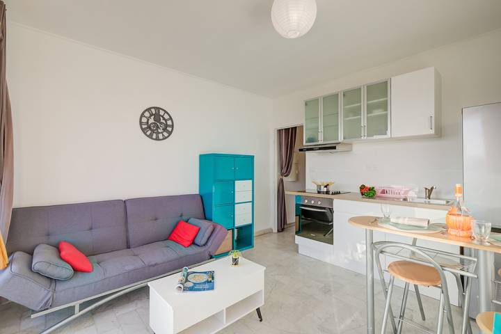 Ferienwohnung für 2 Personen, mit Meerblick und Terrasse sowie Kinderpool und Pool in Nizza - 4