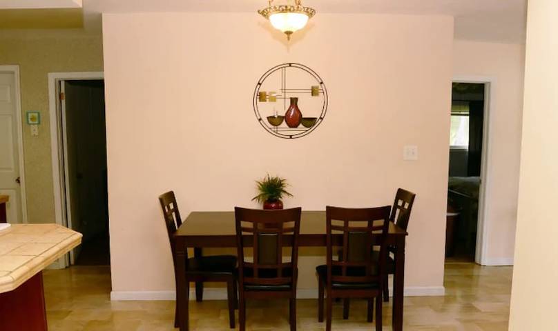 Vacation house for 8 people, with yard in Pennsylvania