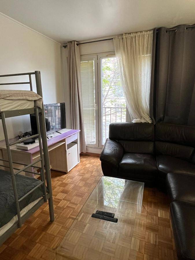 Gîte pour 6 personnes dans Stade Yves du Manoir - 4