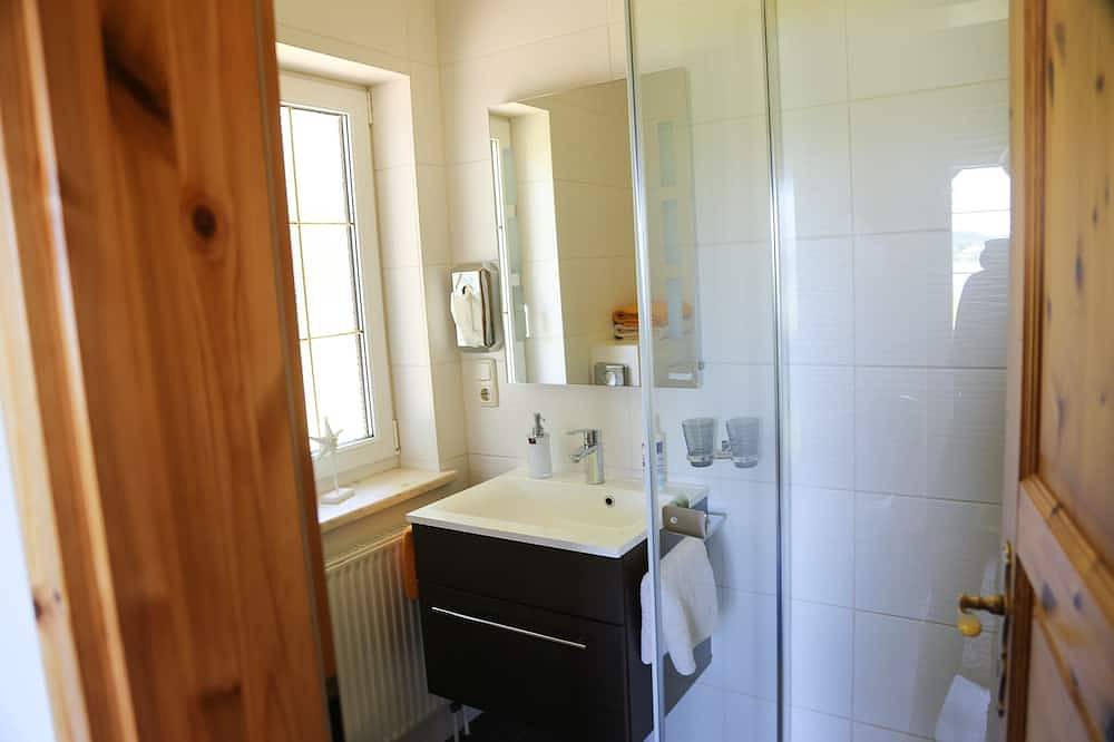 Ganze Wohnung, Ferienwohnung Seeperle im Chalet am See Sader in Stadt Buckow (Märkische Schweiz), Märkische Schweiz-Oderland