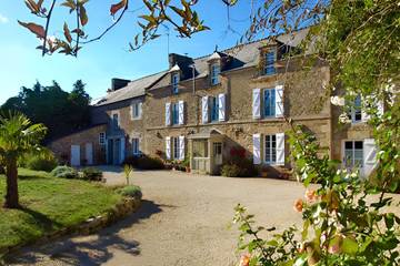 Chambre d’hôte pour 3 personnes, avec jardin à Vildé-Guingalan