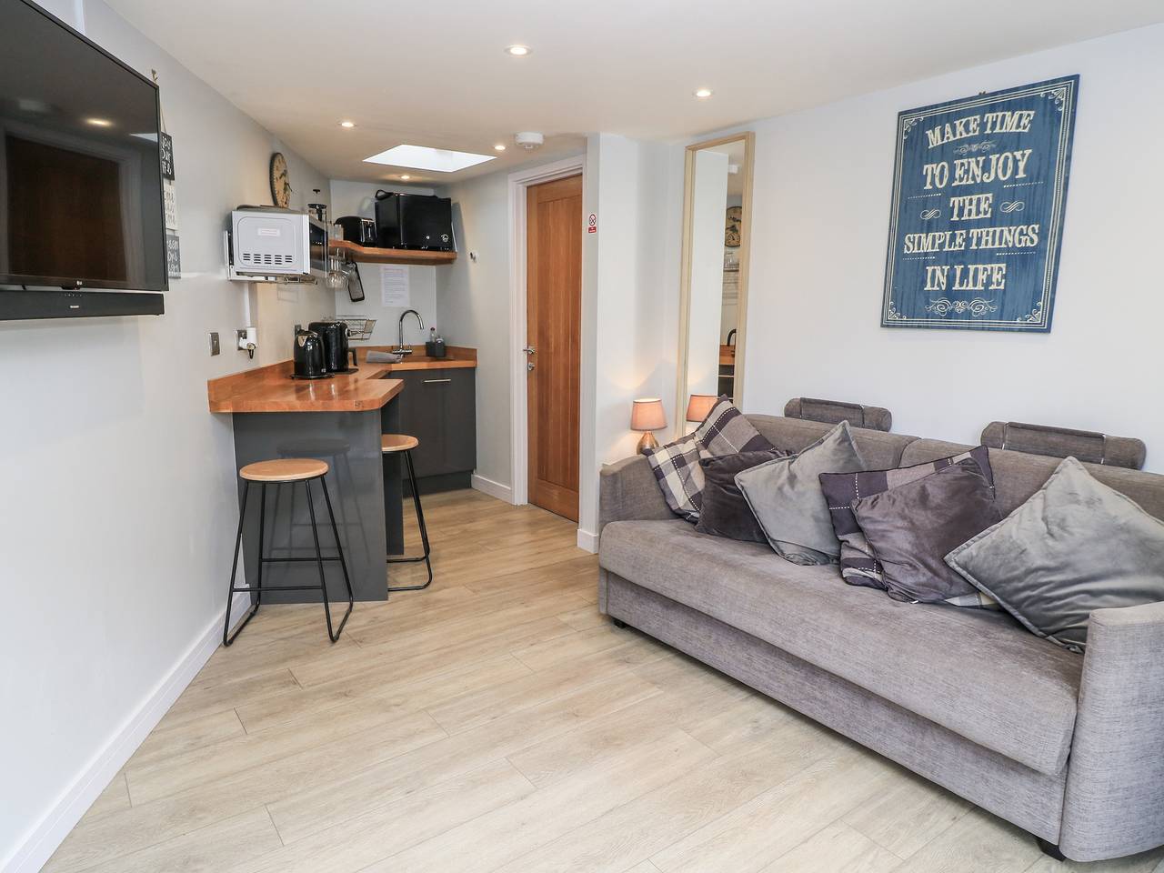 The Chill Garden Room in Shepton Mallet, Somerset