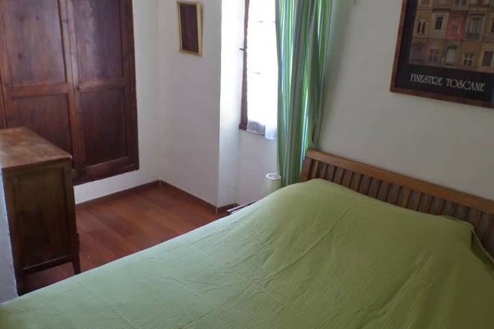 Location de vacances pour 8 personnes, avec jardin et terrasse à Lurs - 2