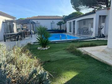 Gîte pour 6 personnes, avec jardin et piscine à Villemoustaussou