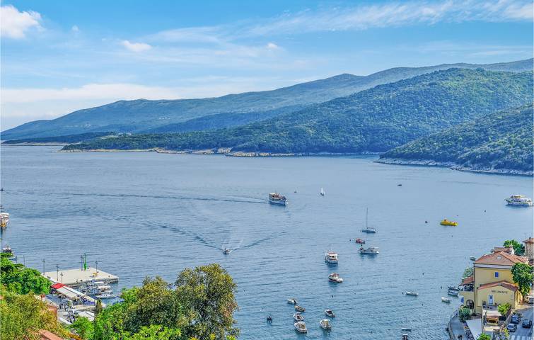 Acogedor apartamento de 1 dormitorio con vistas al mar, piscina y a pocos pasos de la playa in Rabac, Labin-Rabac