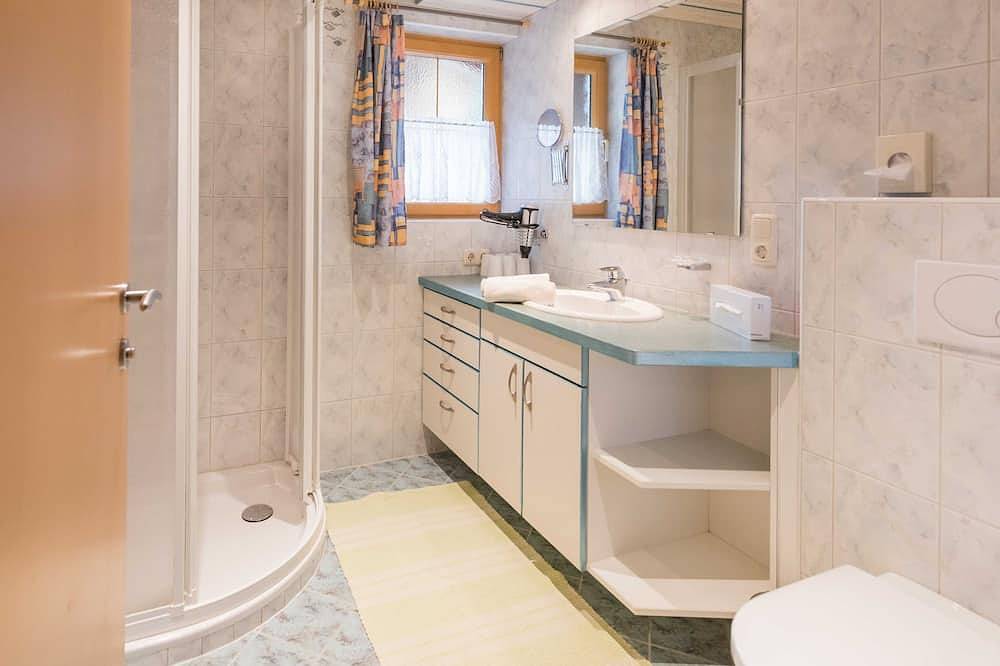 Ganze Wohnung, Chalet Ferienhaus 10 - Almdorf Tirol in Grän, Allgäuer Alpen (Österreich)