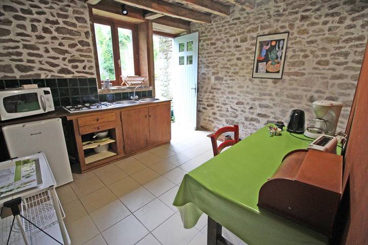 Gîte pour 4 personnes, avec jardin, animaux acceptés à Saint-Sulpice-les-Feuilles - 4