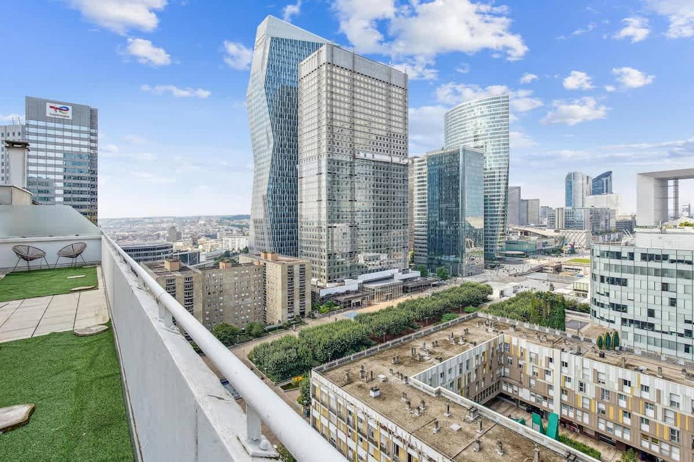 Apartamento entero, Exceptional Apartment with Terrace - La D  fense in Courbevoie, Altos del Sena