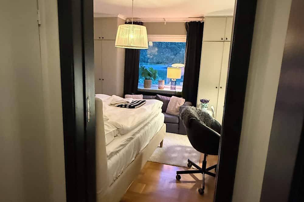 Villa med perfekt läge - bo nära havet, butiker och nå Stockholm city på 20 min. in Täby kommun, Schwedische Ostsee