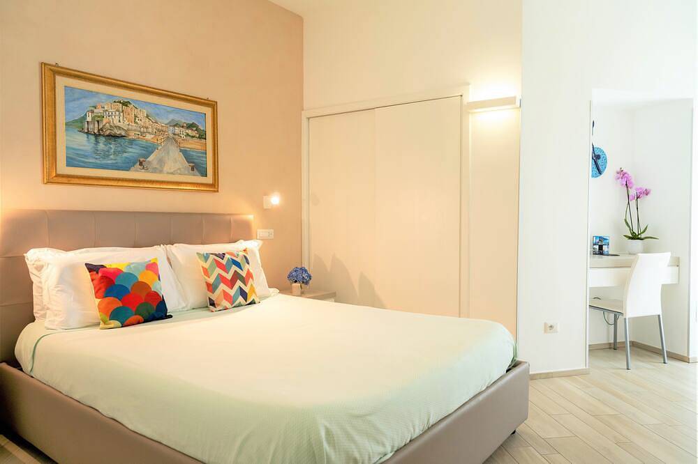 Multy-Storey Villa 🏡 Sea Access 🏖️ Jacuzzi ❤️ Sauna ❤️ Parking 🅿️ Solarium 🌞 in Amalfi Coast