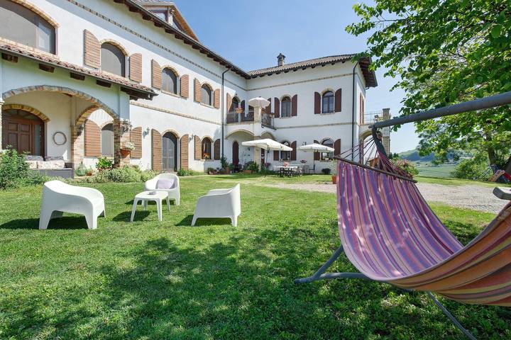 Rum för 2 Personer med trädgård in Castelletto Merli, Alessandria provins