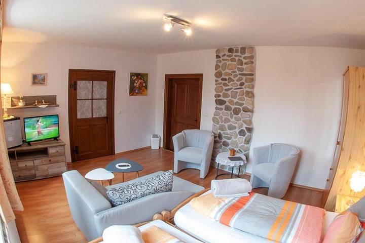 Ferienhaus für 2 Personen, mit Terrasse und Garten