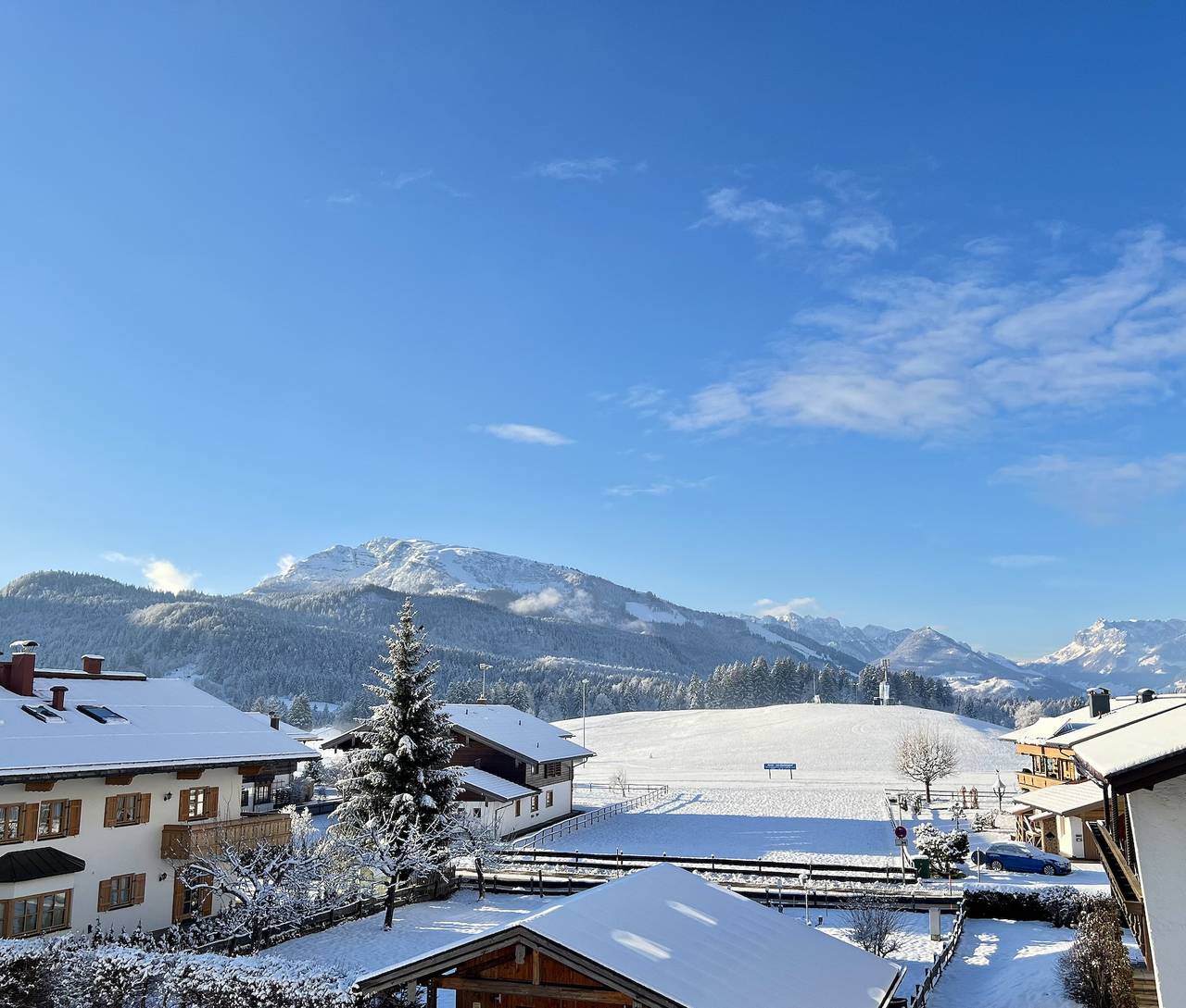 Appartement de vacances entier, Ferienwohnungen Gästehaus Bergwinkl - Giebelstüberl -1-pièce, kitchenette, balcon in Reit im Winkl, Alpes bavaroises