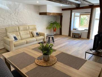 Gîte pour 2 personnes, avec piscine et terrasse à Champagnac-la-Rivière