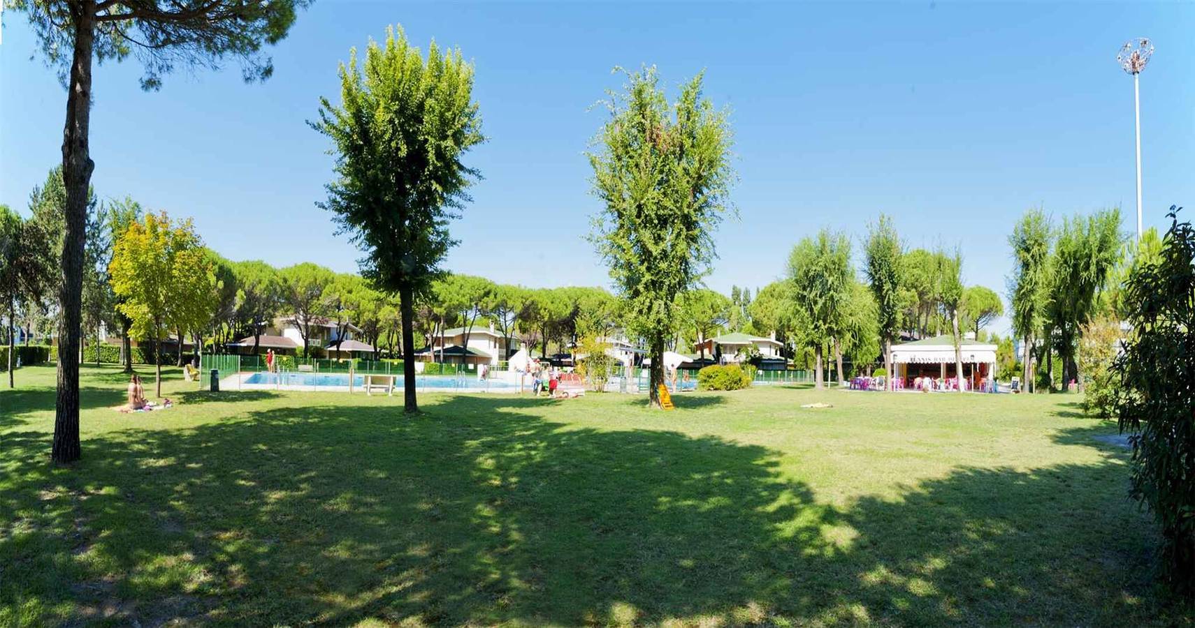 Ferienhaus mit Klimaanlage und Schwimmbad  in Bibione, San Michele al Tagliamento