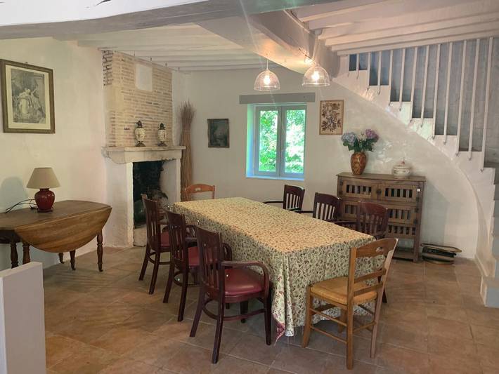 Renovated house with enclosed garden and yoga room near Guédelon in Sainpuits, Auxerre region