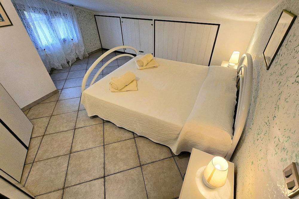 Apartamento entero, Attic family apartment surrounded by nature, 2 minutes from the sea. in Biancareddu, Sassari