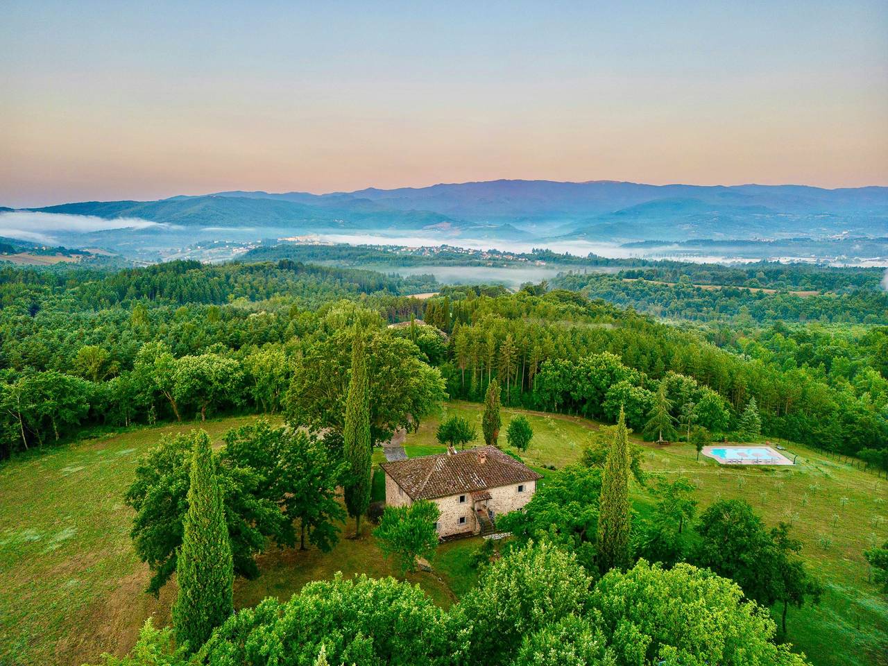 Casale mit Panorama-Pool inmitten von Olivenhainen in Bibbiena, Casentino