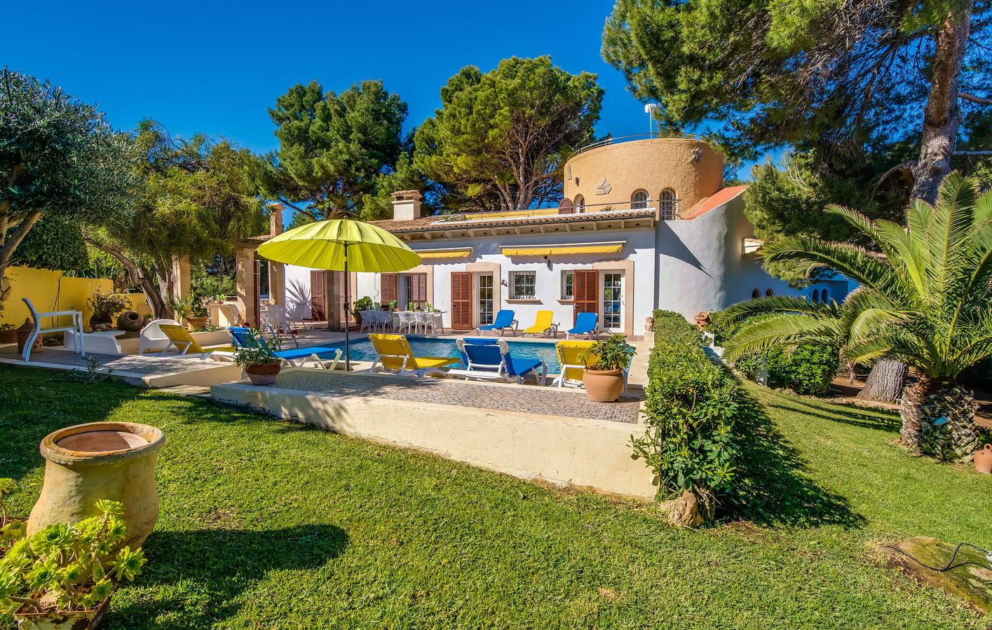 Sea View Apartment with Pool & Terrace, 600m to Cala de n'Aladern in Cala Provençal, Capdepera