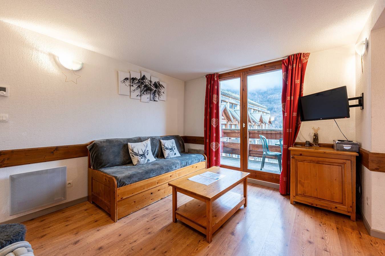 Apartamento entero, Apartamento 'Valloire' con vistas a las montañas, terraza privada y Wi-Fi in Valloire, Región de Saint-Jean-de-Maurienne