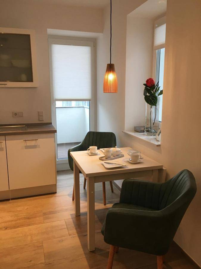 Ferienwohnung für 2 Personen, mit Balkon und Terrasse sowie Garten und Ausblick in Oerlinghausen - 2