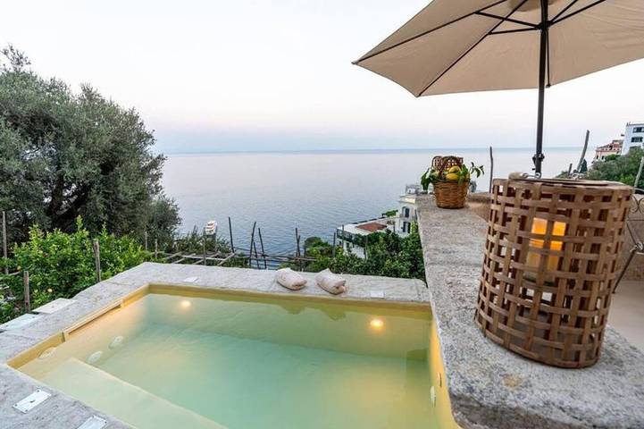 Villa for 6 people, with yard and balcony in Amalfi