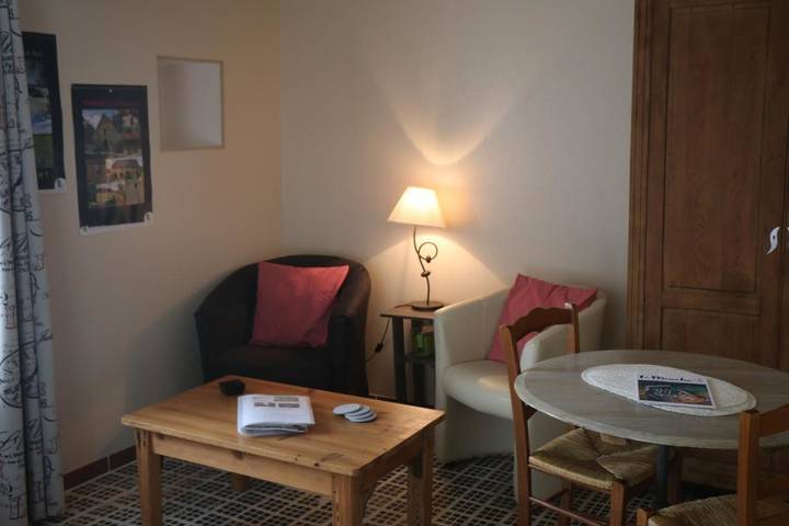 Maison de campagne pour 2 personnes, avec jardin ainsi que terrasse et vue à Saint-Georges-de-Bohon - 4