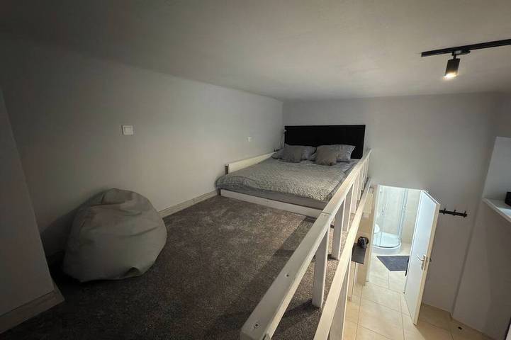Ganze Wohnung, Apartment with Mezzanine and Private Courtyard in Kazimierz, Krakau