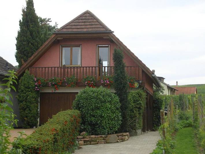 Gîte pour 4 personnes, avec Balcon et Terrasse ainsi que Jardin et Vue à Hunawihr