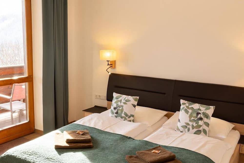 Dreibettzimmer, Dusche, Wc - Dachsteinhof in Ramsau am Dachstein, Schladming-Dachstein