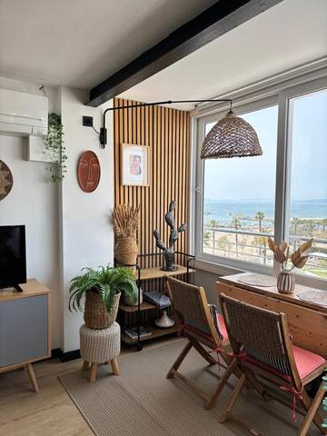 Gîte pour 2 personnes, avec jardin ainsi que piscine et vue dans Platja Santa Margarita Rosas