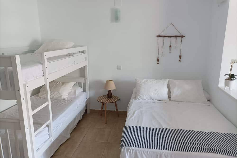Entire apartment, With Wlan, right on the beach with a view of the harbor in Alcossebre, Alcalà de Xivert