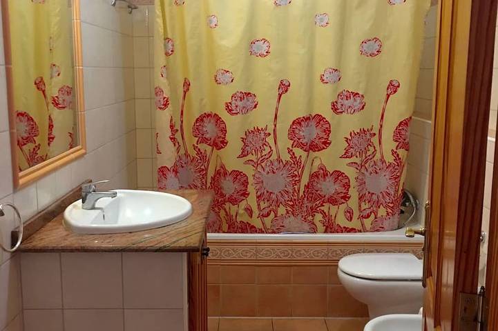 Entire apartment, 2-3 persons apartment in the sunny South West, Playa San Juan Modern and Bright in Playa de San Juan, Guía de Isora