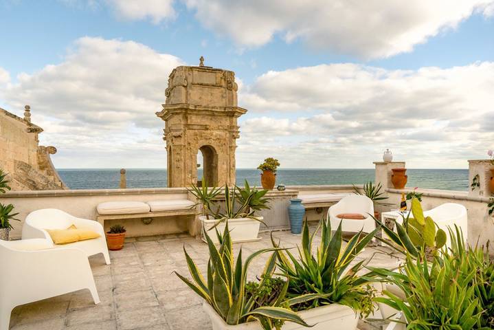 Apartament wakacyjny dla 4 osób, z widok na ocean i balkon/ taras w Monopoli