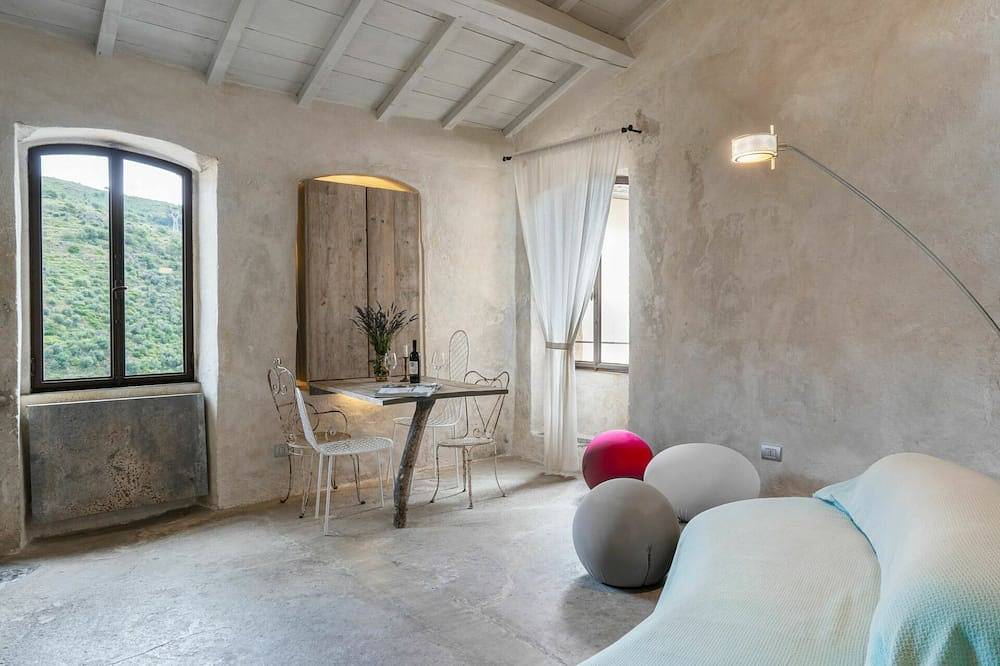Ganze Wohnung, Herrliche Wohnung für 4 Leute mit  W-Lan, Tv, Terrasse und Parkplatz in Torre Papone, Pietrabruna