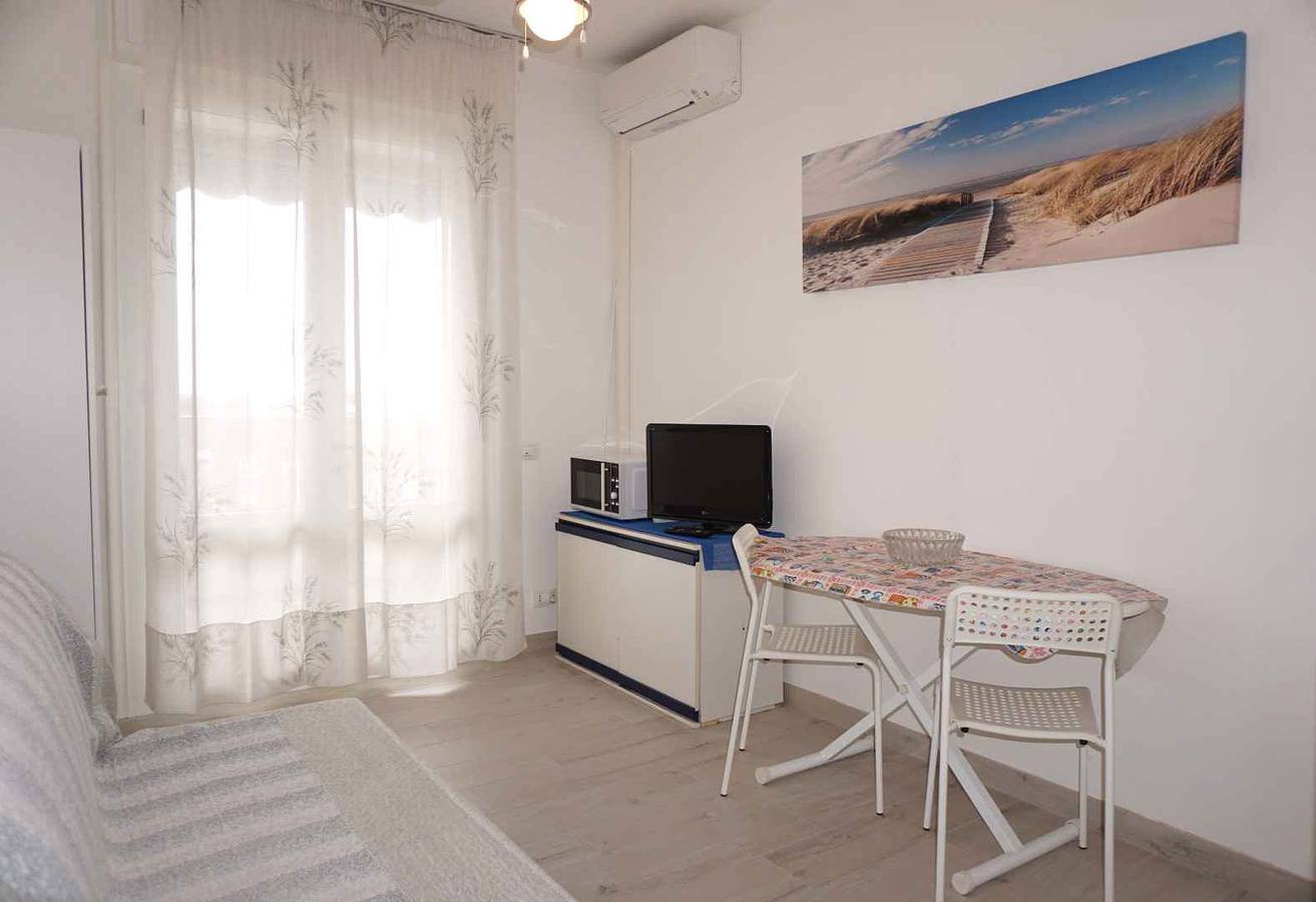 Ganzes Studio, Studio Mono renoviert mit Swimmingpool und Meerblick  in Porto Santa Margherita, Caorle