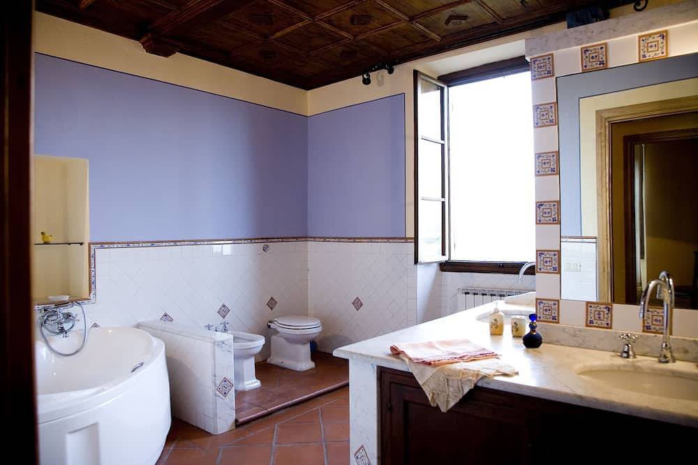 Wedding in Benfenati's villa, with amazing private pool in Tuscany. in Pratovecchio, Pratovecchio Stia