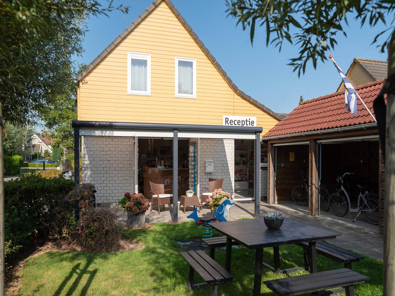 Ferienhaus in Zeeland mit großem Garten in Niederländische Nordsee