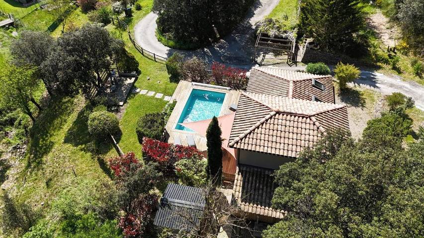 Location de vacances pour 6 personnes, avec piscine ainsi que vue et jardin, animaux acceptés à Saint-André-de-Majencoules - 2