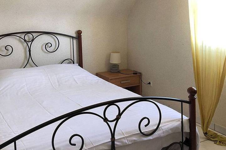 Gîte pour 6 personnes, avec terrasse, animaux acceptés à La Riche - 3