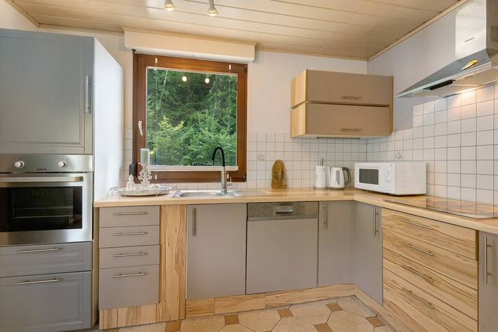 Ganze Wohnung, Ferienwohnung 'Wohung Zum Ausblick' mit Bergblick, Balkon und Wi-Fi in Plettenberg, Märkischer Kreis