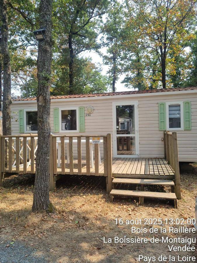 Camping pour 6 personnes, avec piscine et terrasse, animaux acceptés