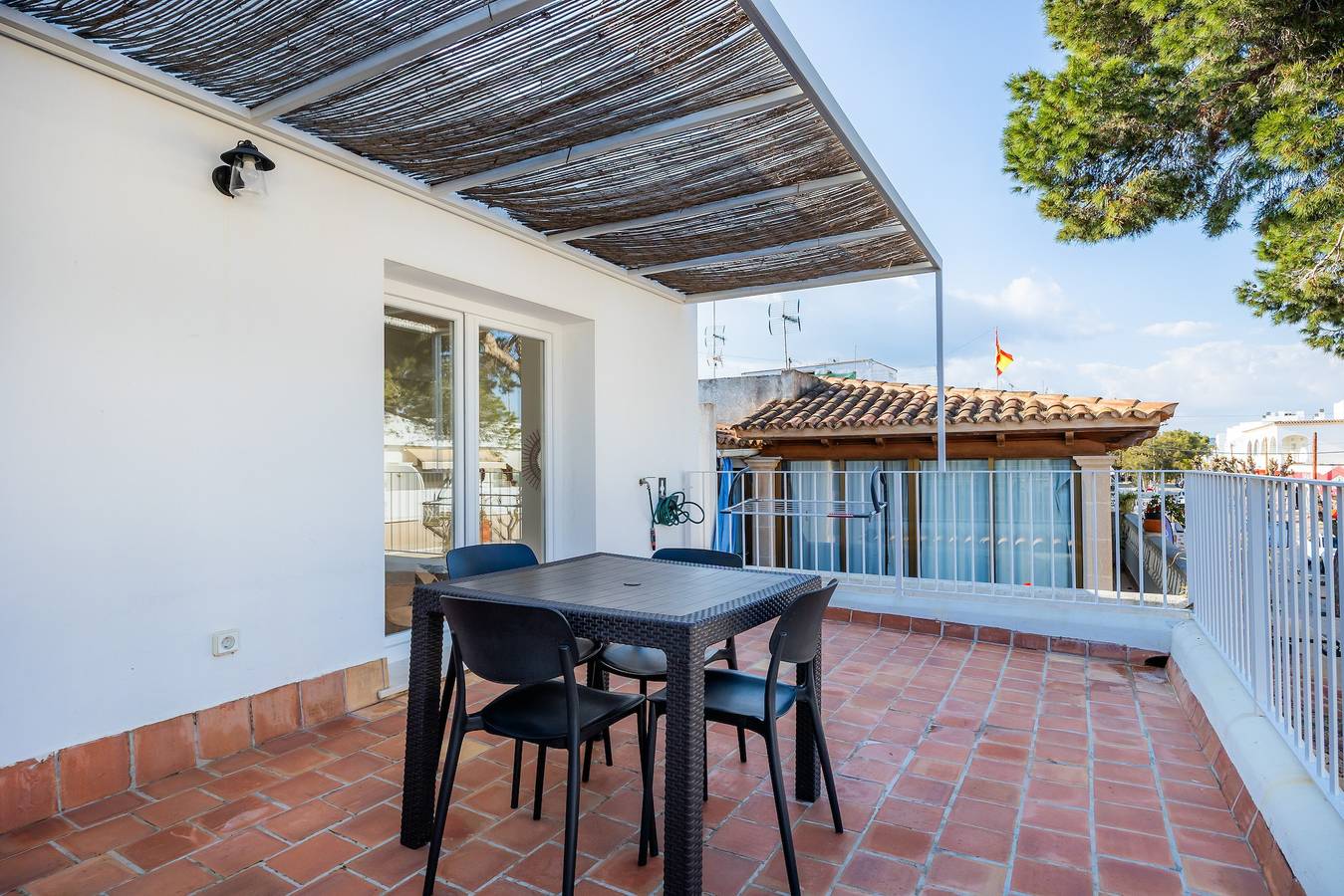 Entire apartment, Apartment 'B' with Balcony, Wi-Fi and Air Conditioning in Cala d'Or, Santanyí