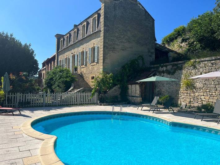 Location de vacances pour 2 personnes, avec jardin ainsi que piscine et vue à Vézac - 2
