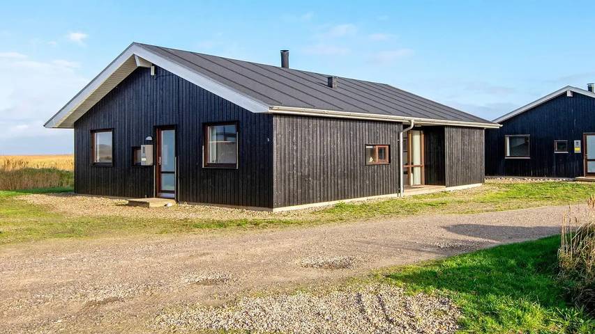 Ferienhaus für 9 Personen, mit Sauna und Whirlpool sowie Terrasse, mit Haustier in Thorsminde