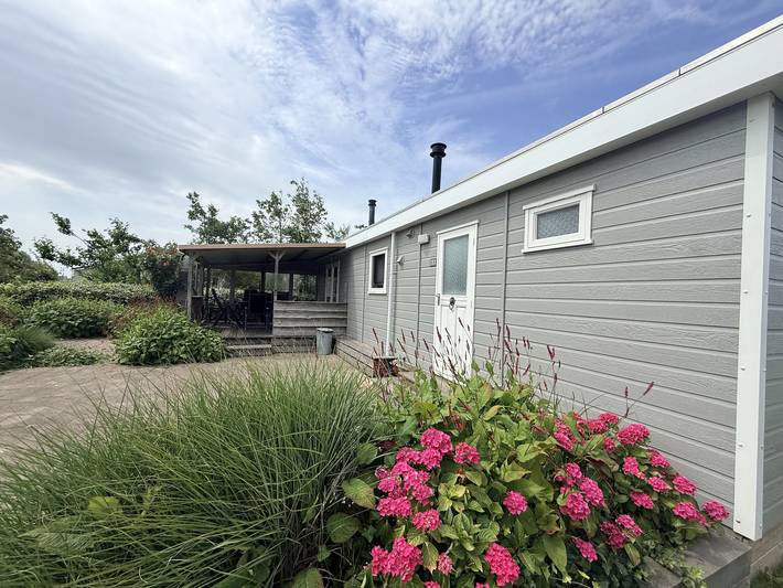 Vakantiepark voor 4 personen, with Terras and Tuin as well as Zwembad in Noord-Holland