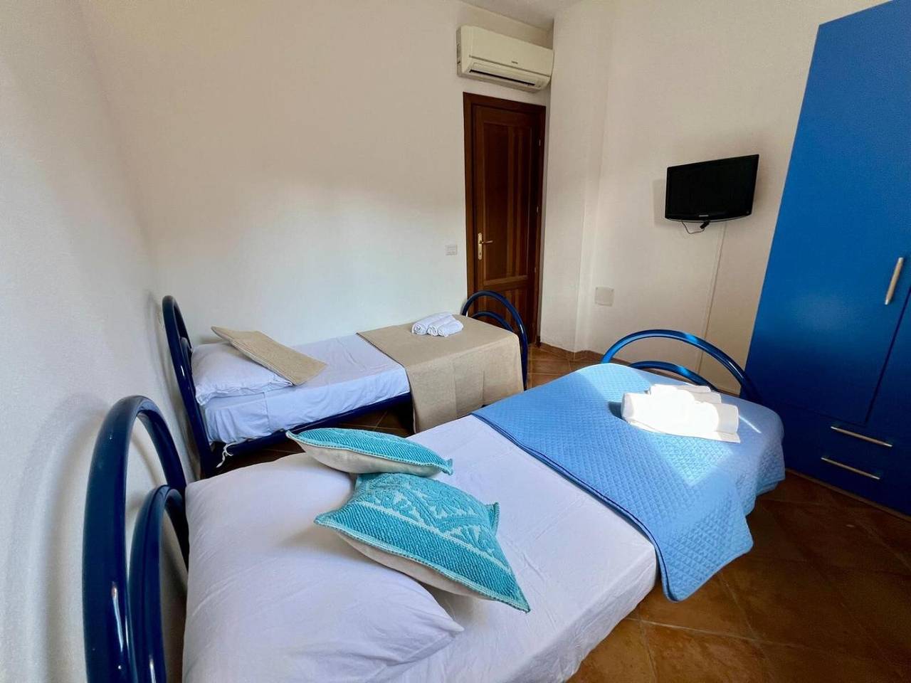 Ganze Wohnung, Ferienwohnung 'Villa Sunrise' mit Meerblick, privater Terrasse und Klimaanlage in Budoni, Olbia-Tempio